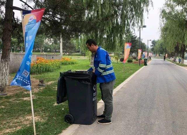 上海街道戶外垃圾桶市容環(huán)境專項督查